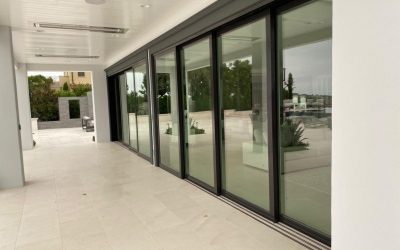 ﻿How People Live In Glass Houses