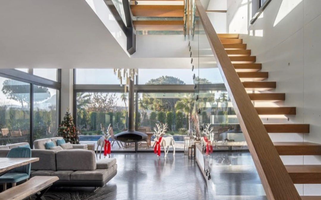 Safety With Glass Railings in Crystal Cove