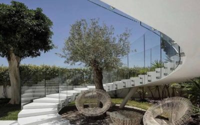 Mission Viejo, Glаѕѕ railings looks bеаutiful and аdd luster tо уоur home